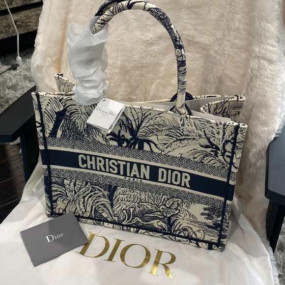 Dior Handbags - ‼️‼️SOLD‼️‼️Christian Dior tote